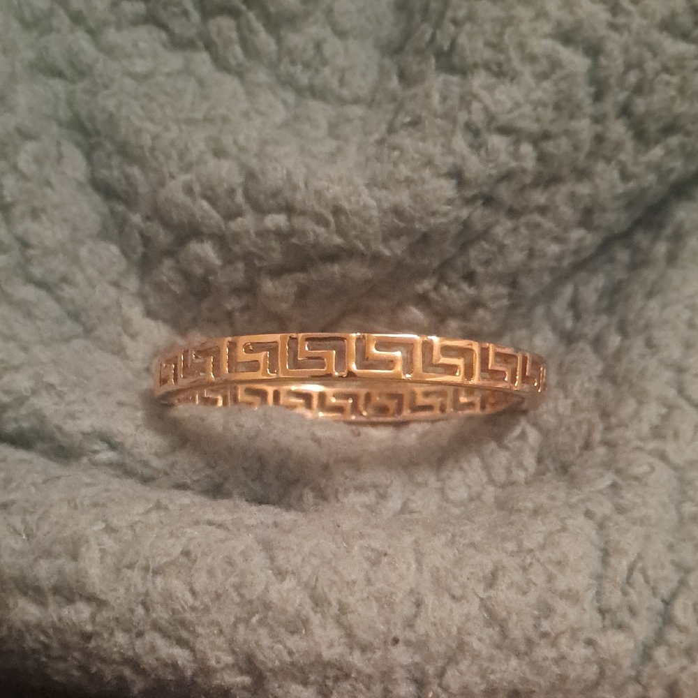 Intricate Gold Patterned Women's Bracelet
